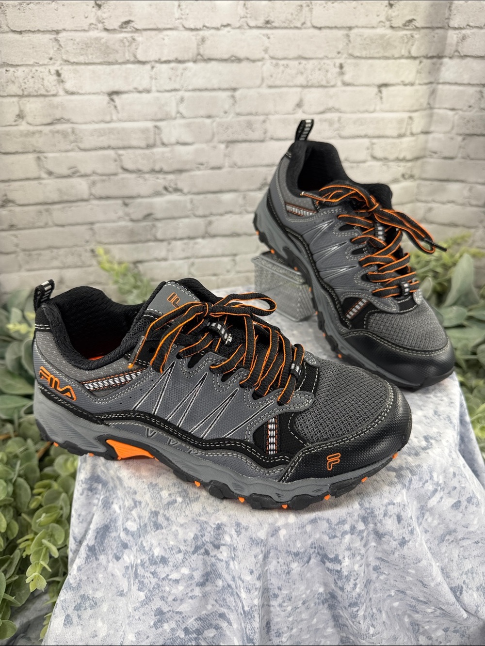 FILA “Peake 21” Black/Gray/Orange Trail Running Sneakers - Boys 4M 🧡 Like New!